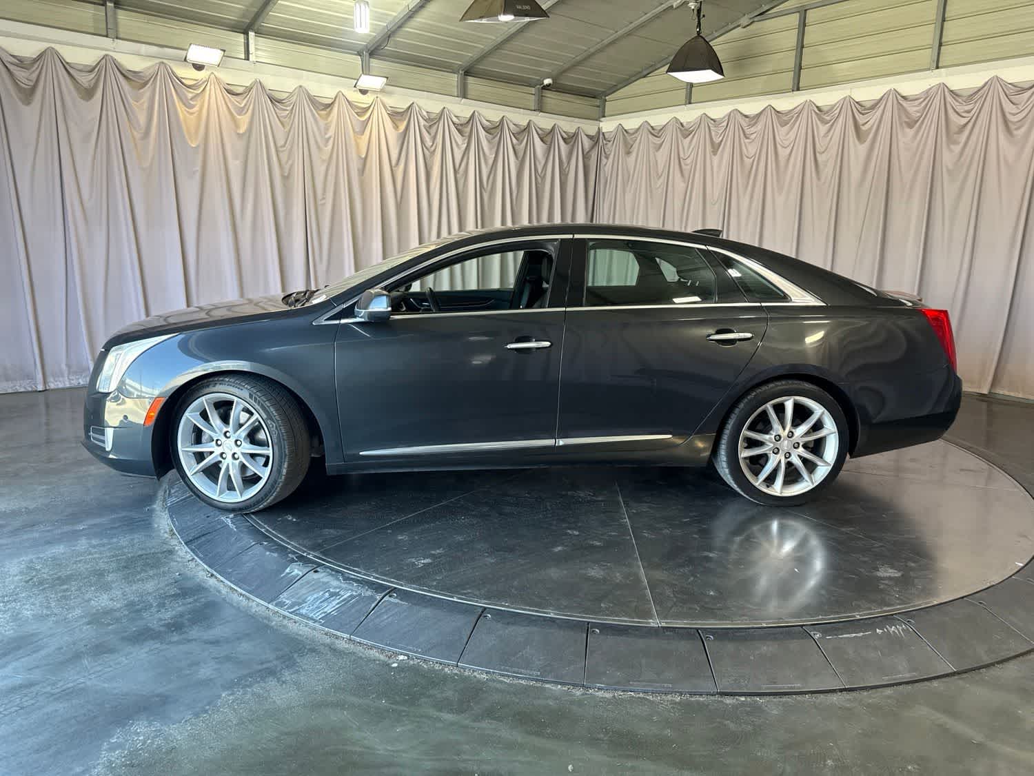2016 CADILLAC XTS Premium Collection photo 3