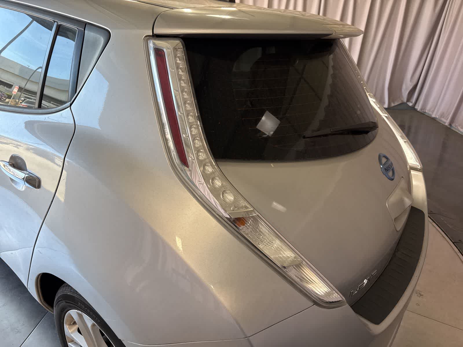 Thumbnail: 2015 Nissan Leaf - 8