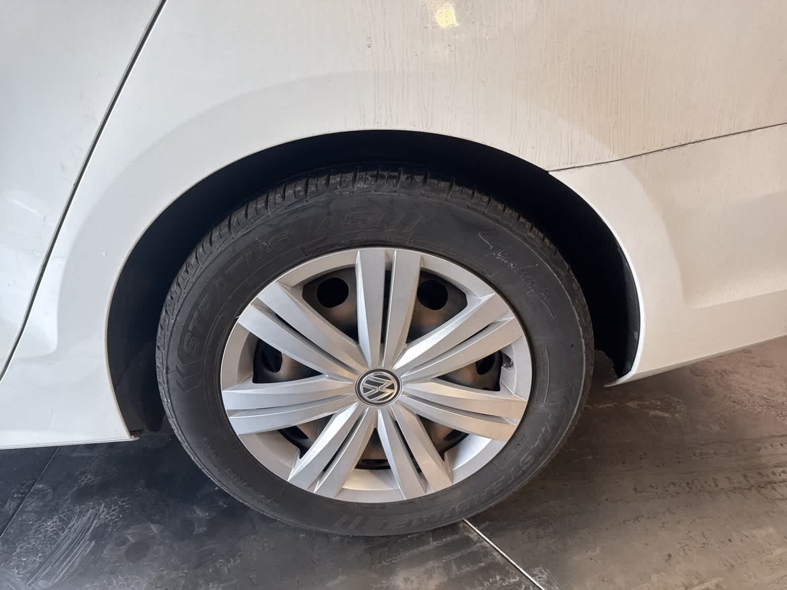 Thumbnail: 2017 Volkswagen Jetta - 7