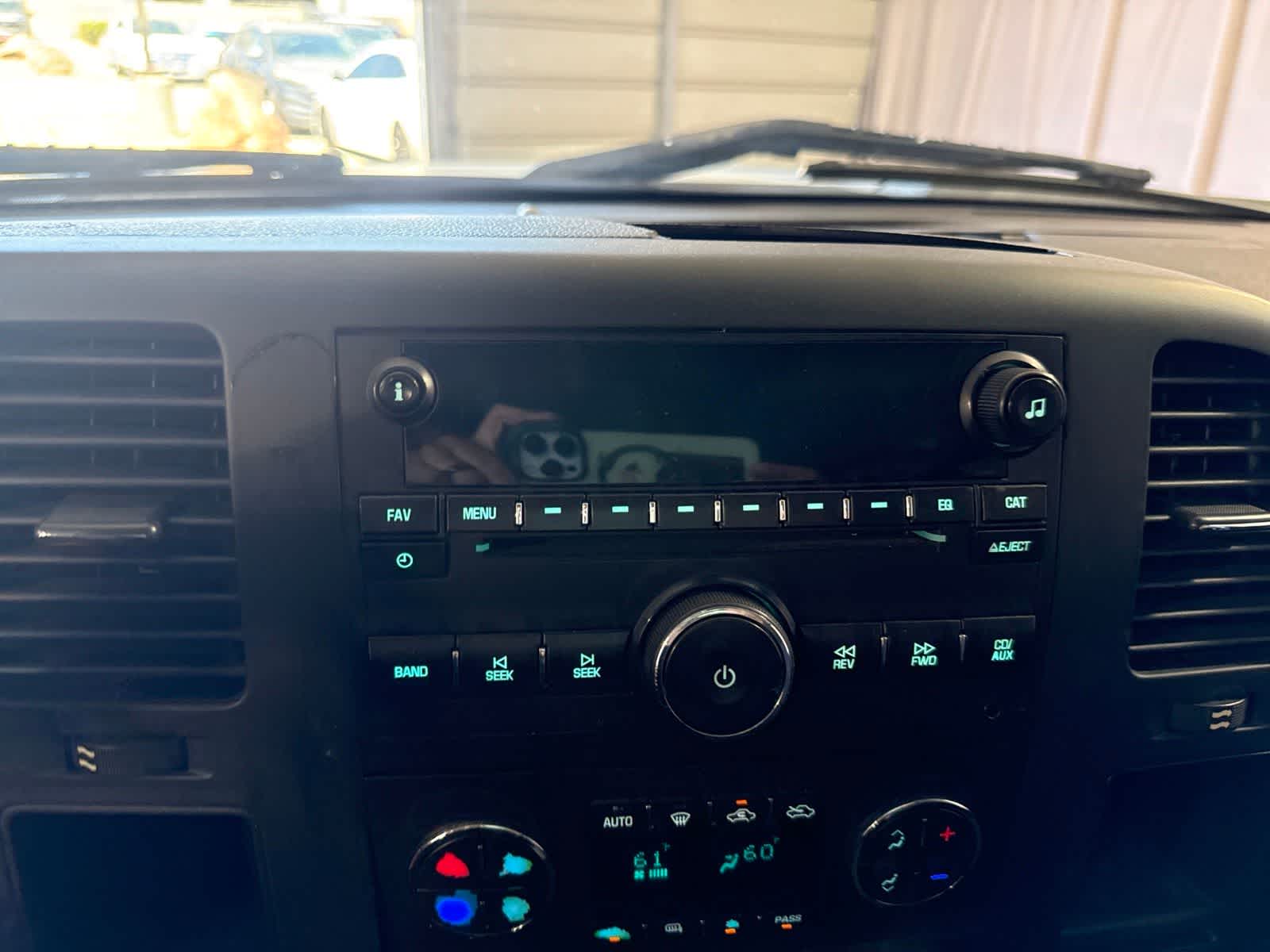 Thumbnail: 2013 Chevrolet Silverado 1500 - 28