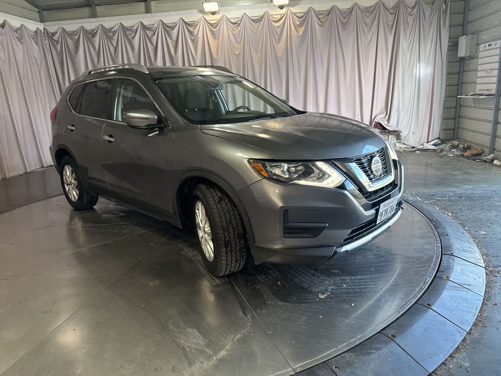 2019 Nissan Rogue SV photo 2