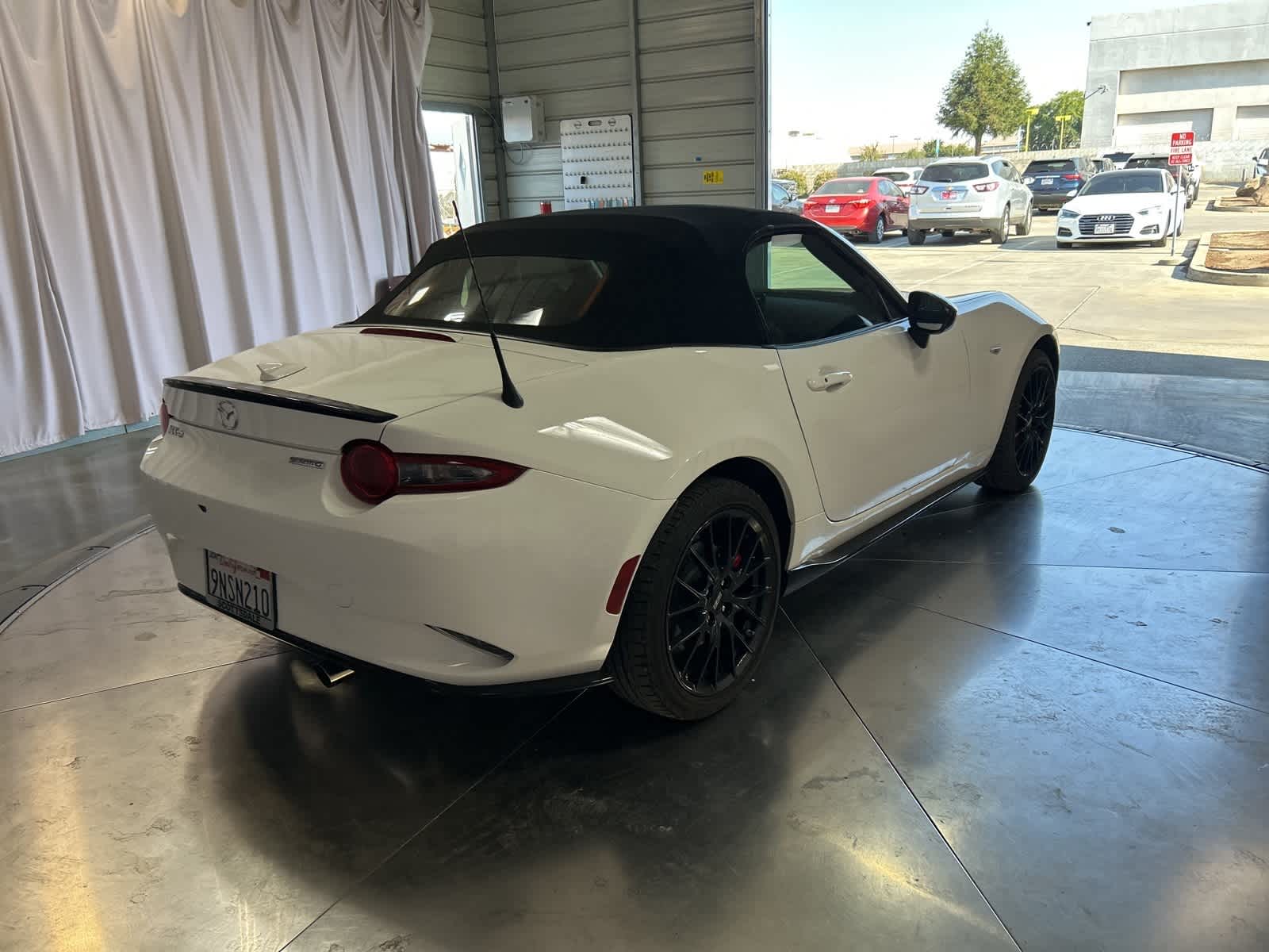 Thumbnail: 2020 Mazda MX-5 Miata - 8