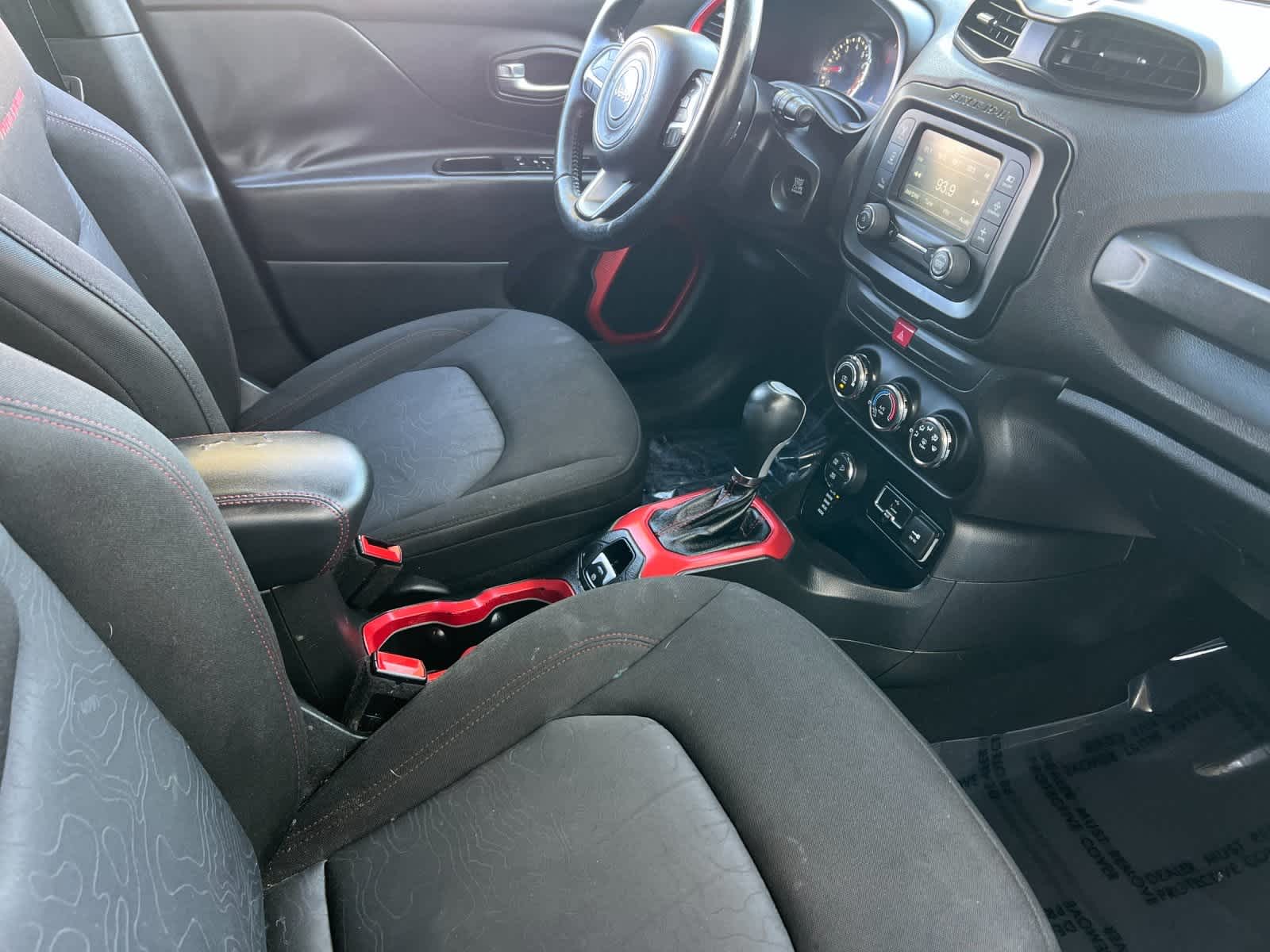 Thumbnail: 2016 Jeep Renegade - 17