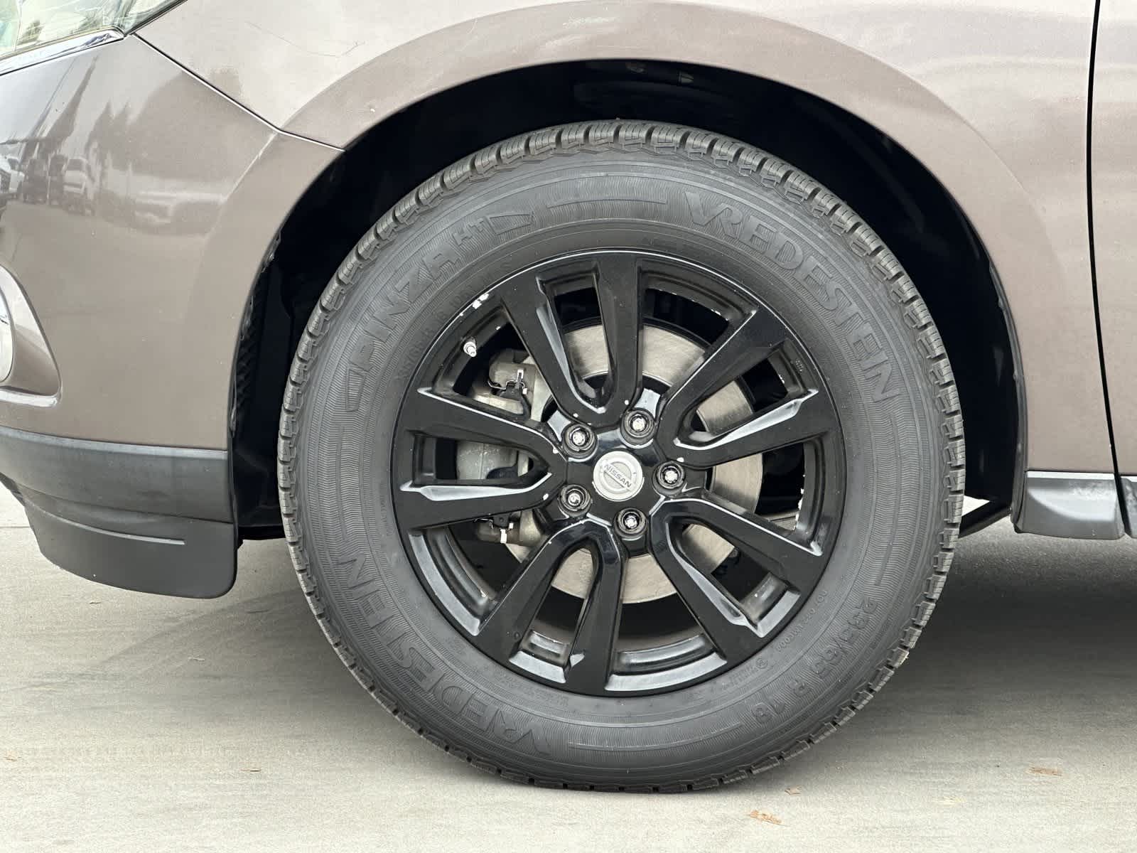 Thumbnail: 2015 Nissan Pathfinder - 25