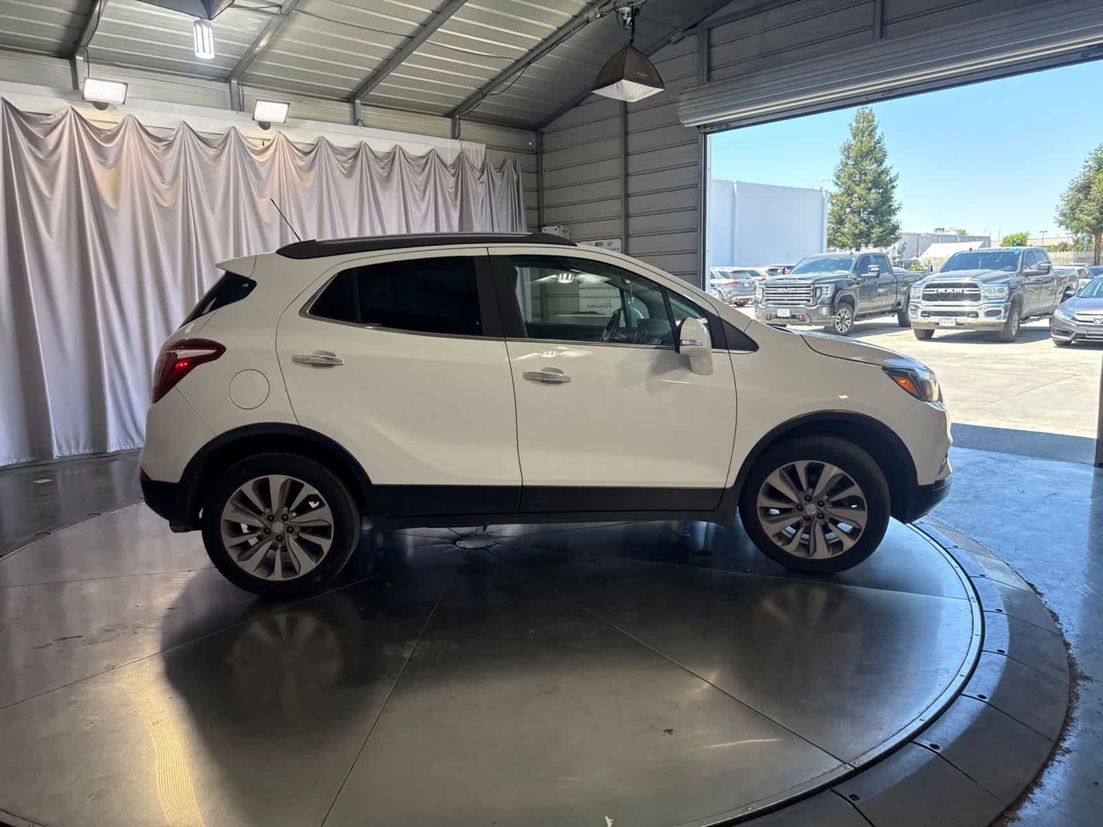 Thumbnail: 2019 Buick Encore - 2