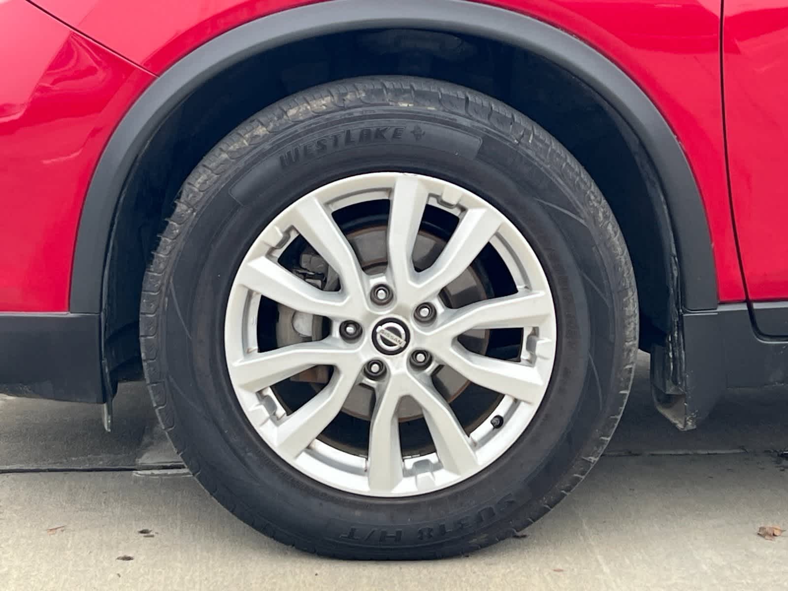 Thumbnail: 2017 Nissan Rogue - 25