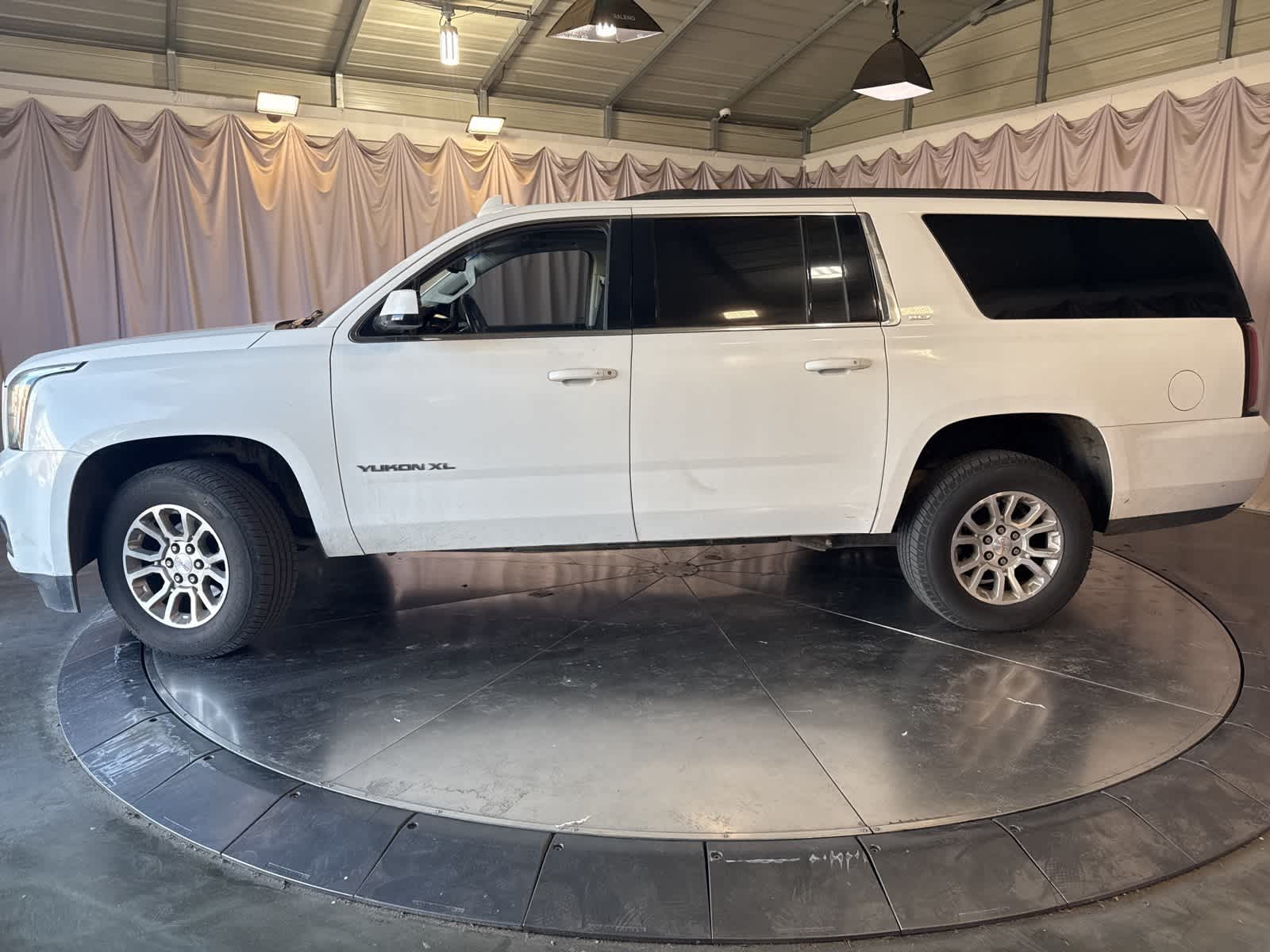 Thumbnail: 2019 GMC Yukon XL - 8