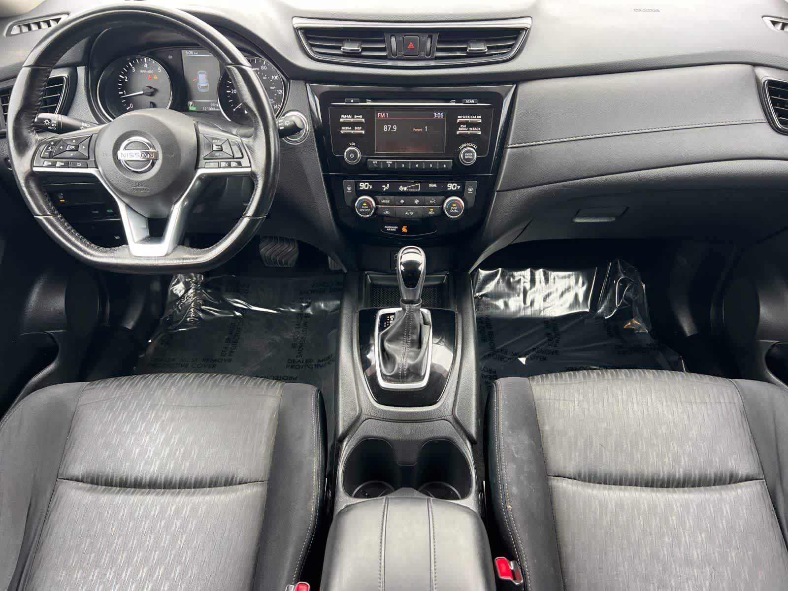 Thumbnail: 2017 Nissan Rogue - 4