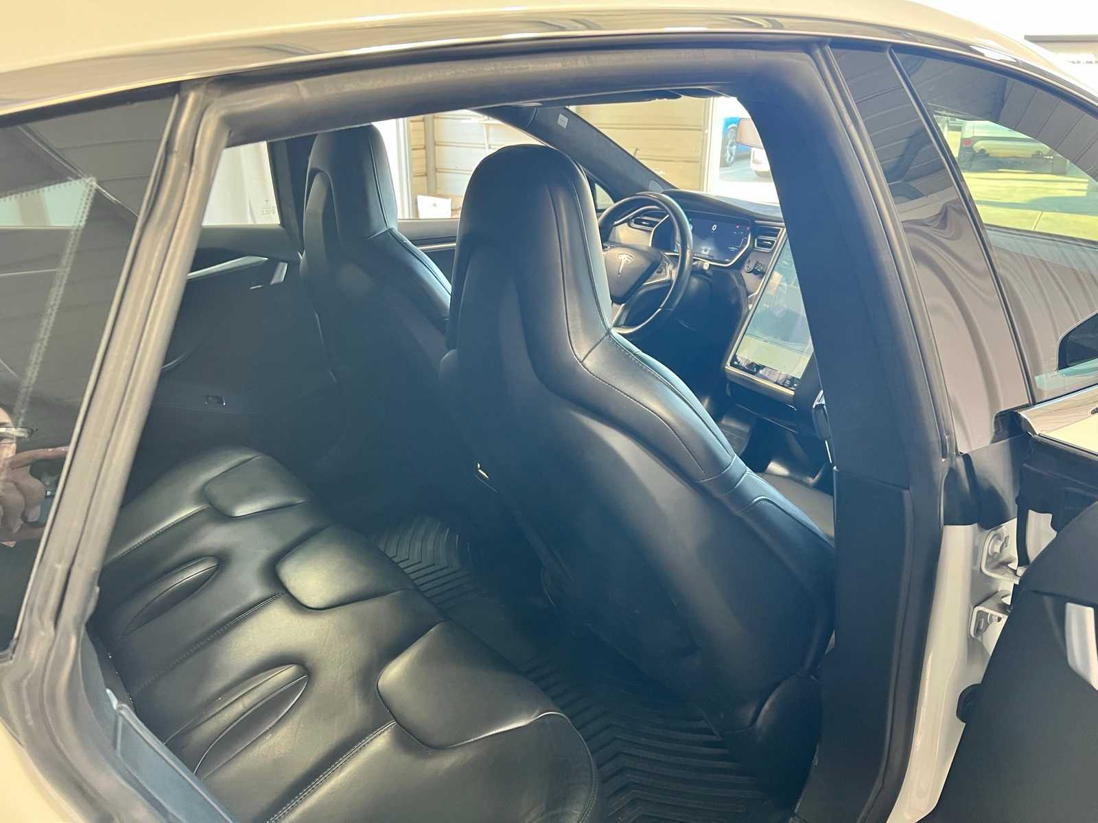 Thumbnail: 2015 Tesla Model S - 12