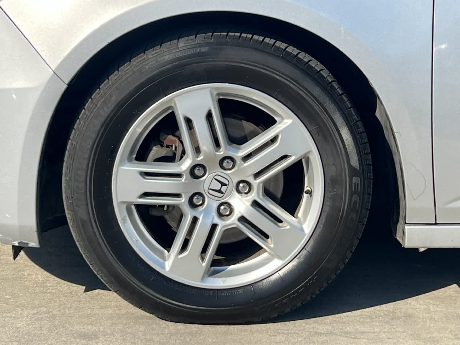 Thumbnail: 2012 Honda Odyssey - 28