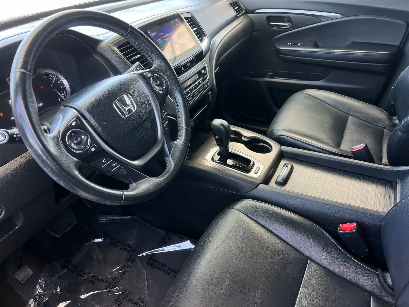Thumbnail: 2017 Honda Pilot - 12