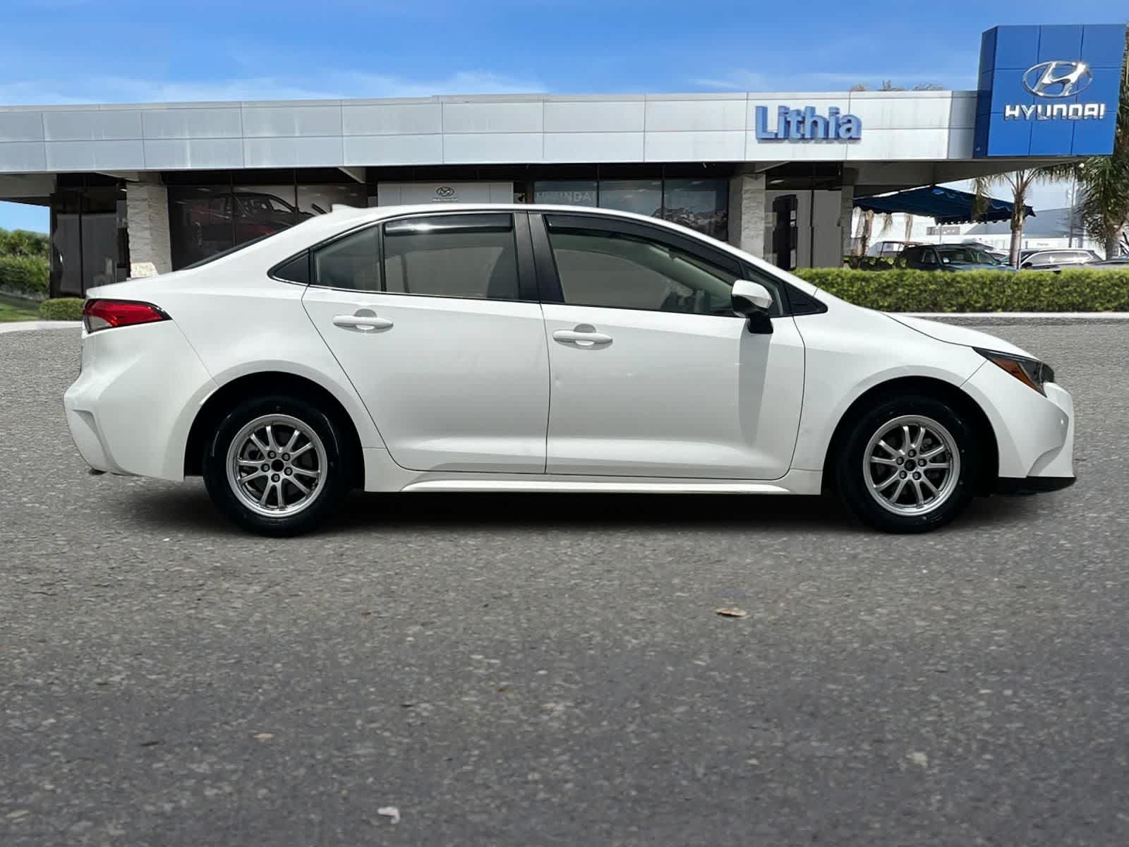 Thumbnail: 2022 Toyota Corolla - 9