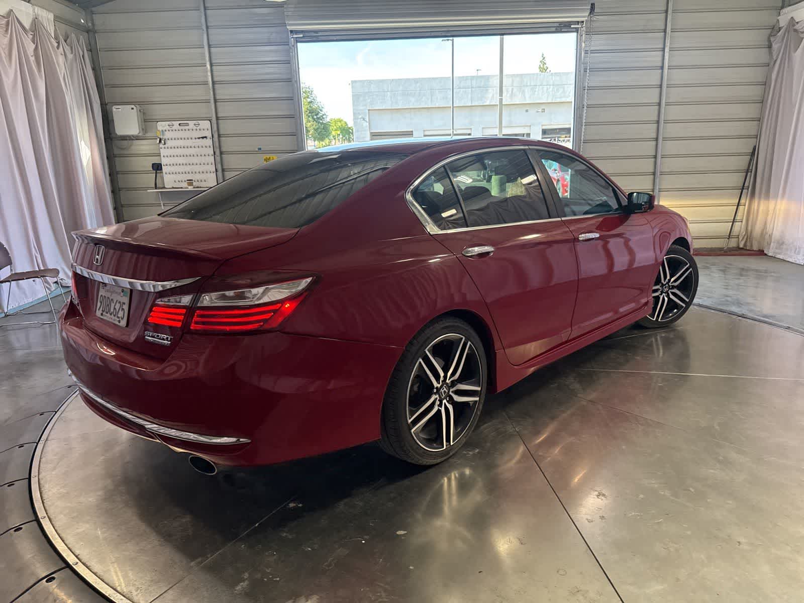2017 Honda Accord Sport SE photo 4