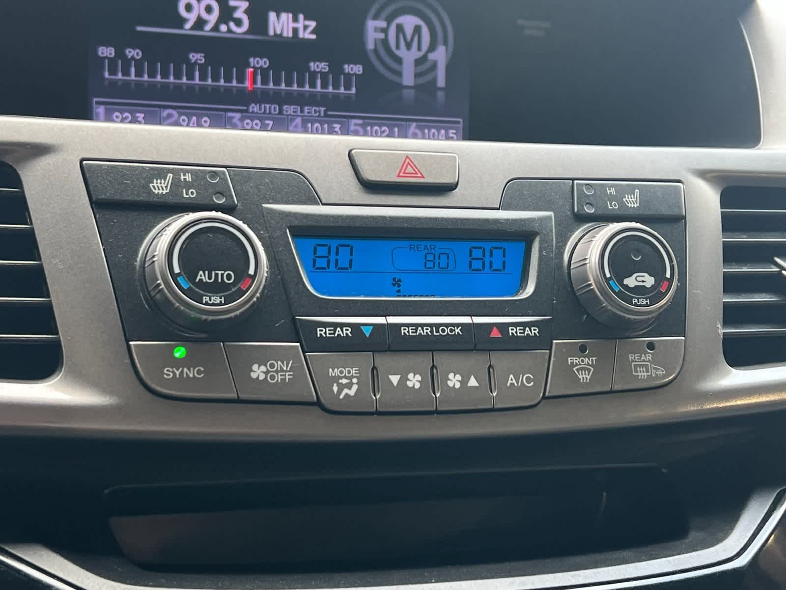 Thumbnail: 2012 Honda Odyssey - 21