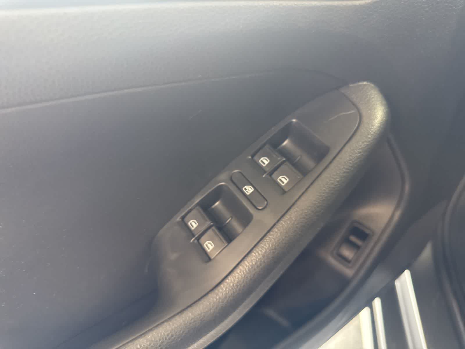 Thumbnail: 2017 Volkswagen Jetta - 20