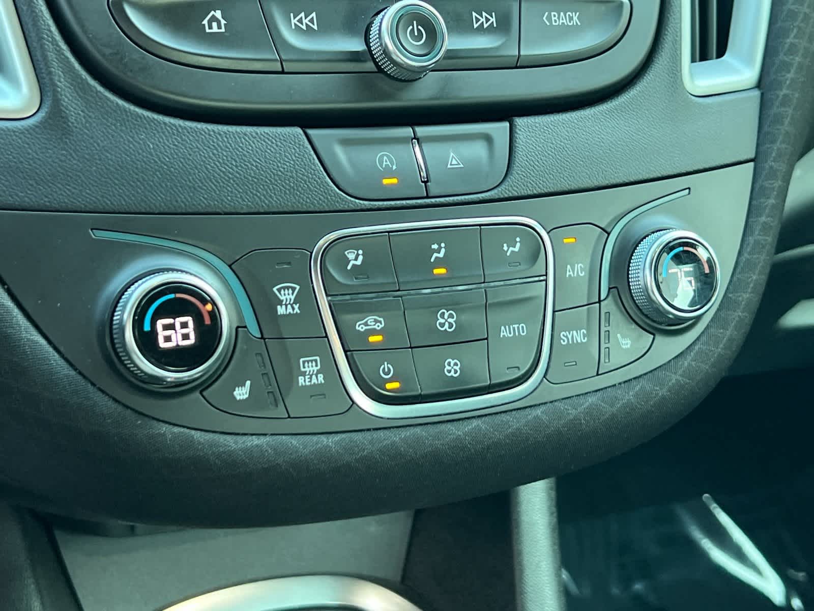 Thumbnail: 2023 Chevrolet Malibu - 19