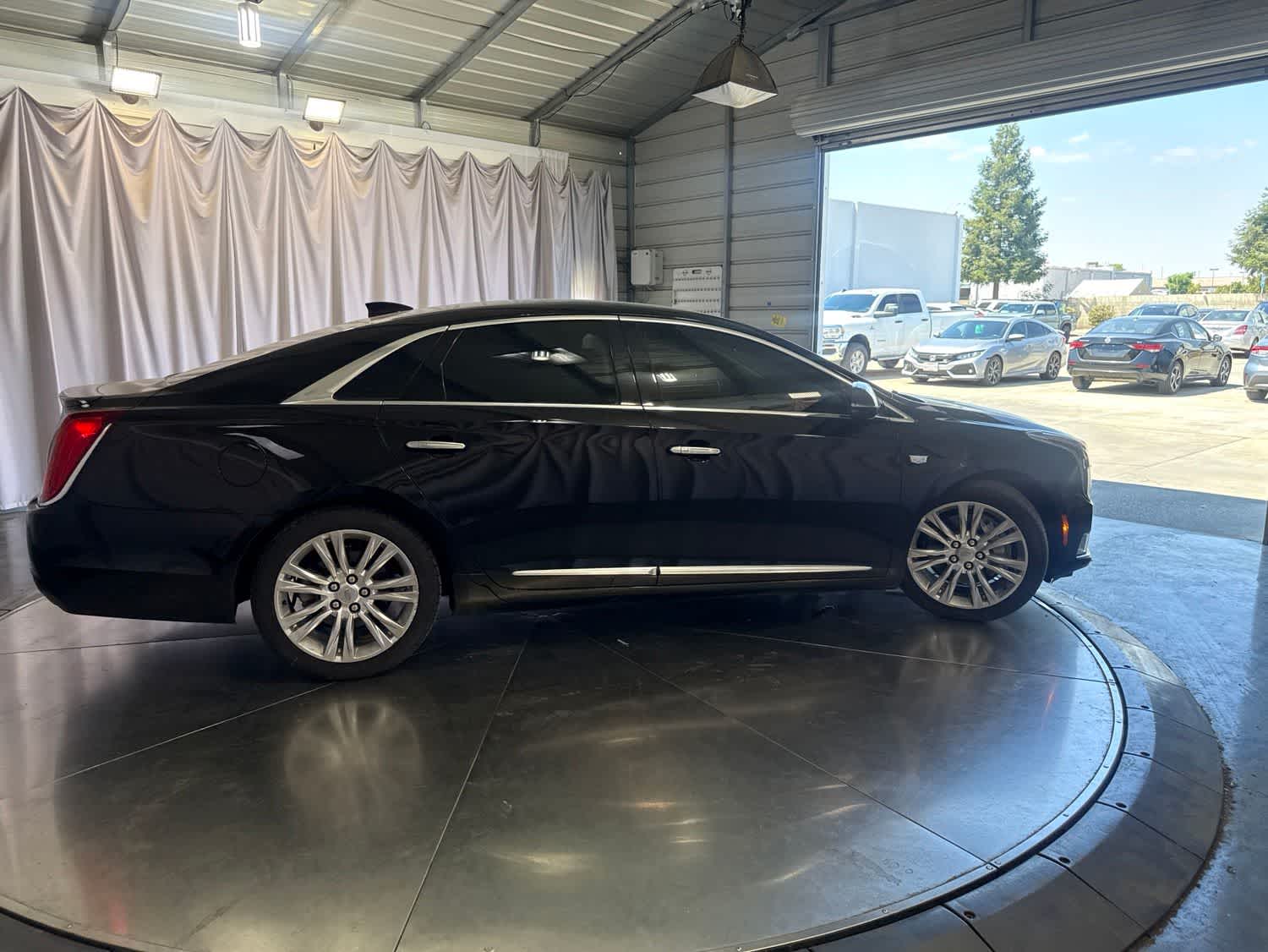 Thumbnail: 2019 Cadillac XTS - 4