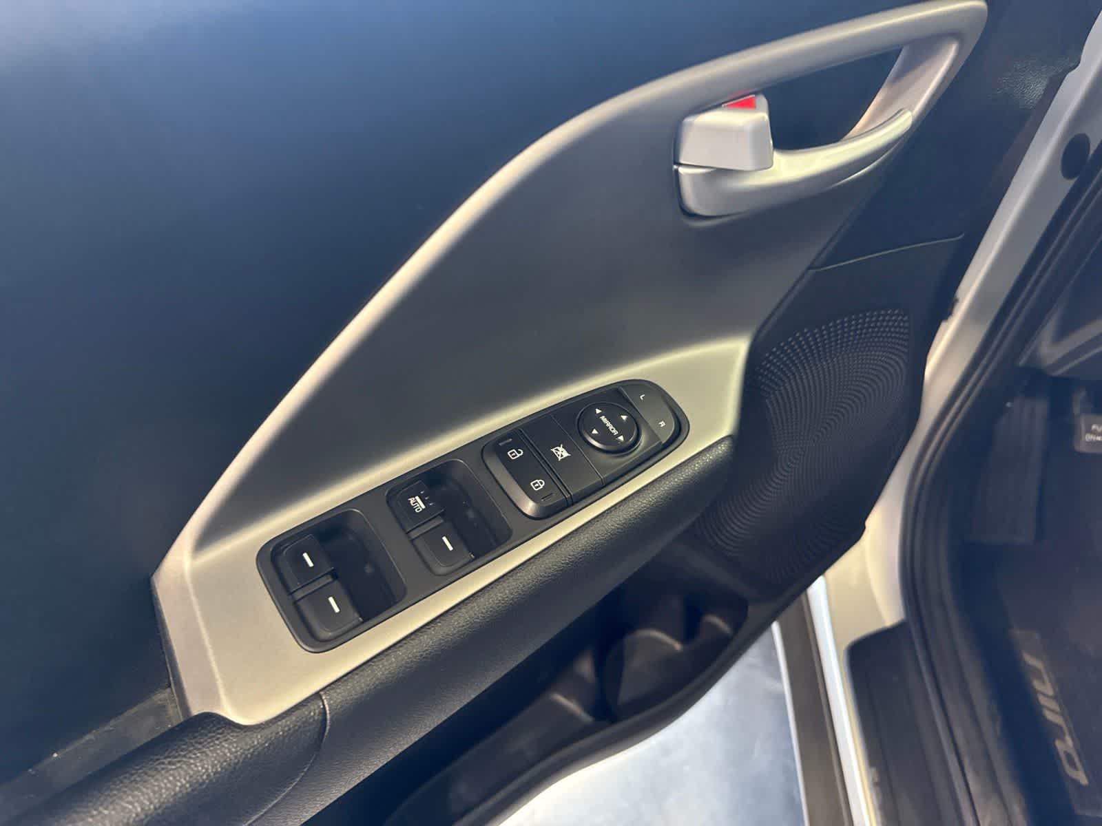 Thumbnail: 2021 Kia Niro - 17