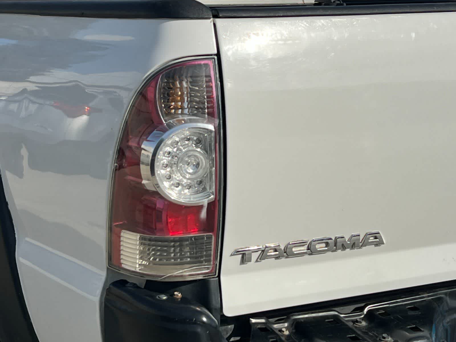 Thumbnail: 2015 Toyota Tacoma - 24