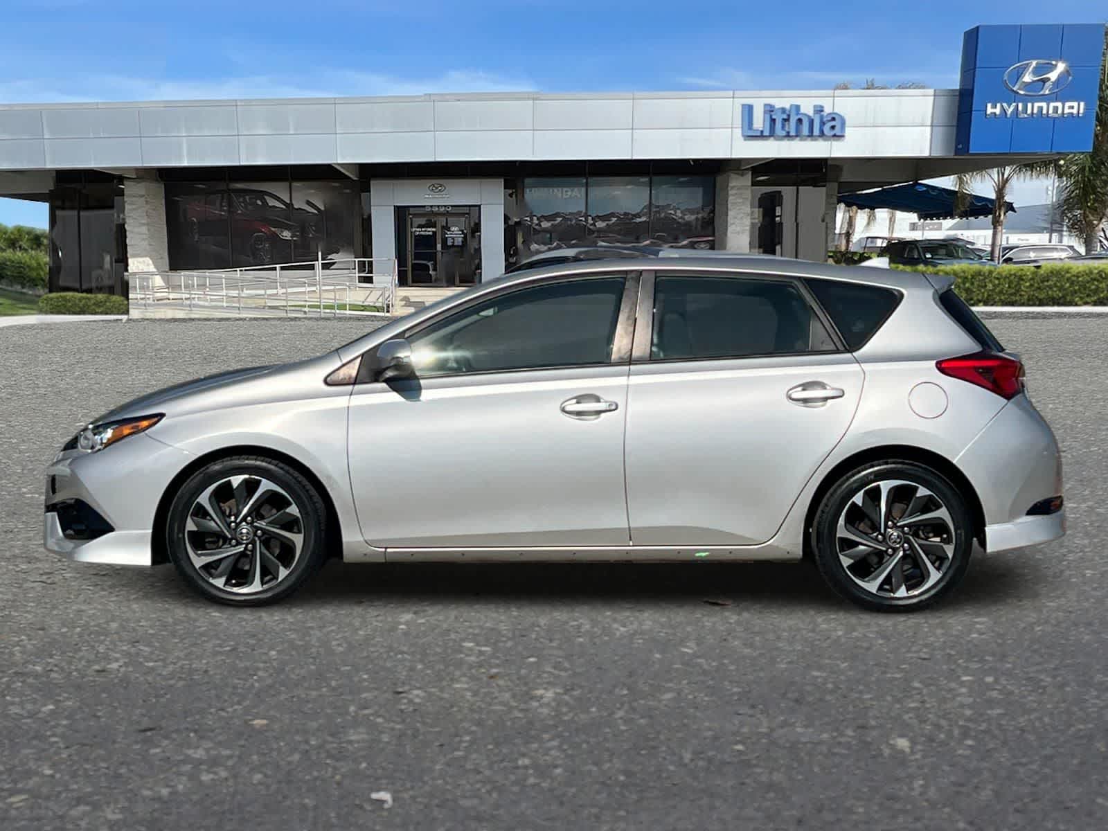 Thumbnail: 2017 Toyota Corolla iM - 6