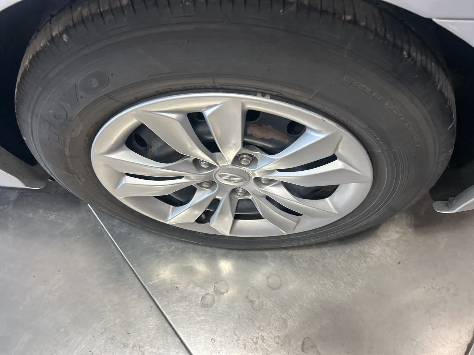 Thumbnail: 2011 Hyundai Sonata - 14