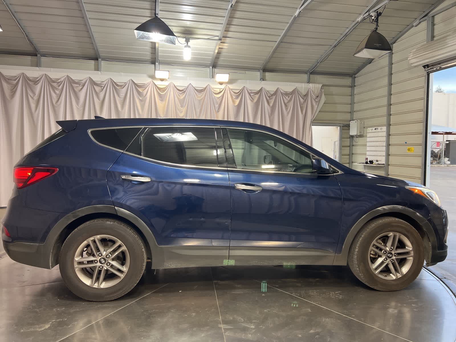 Thumbnail: 2017 Hyundai Santa Fe - 8
