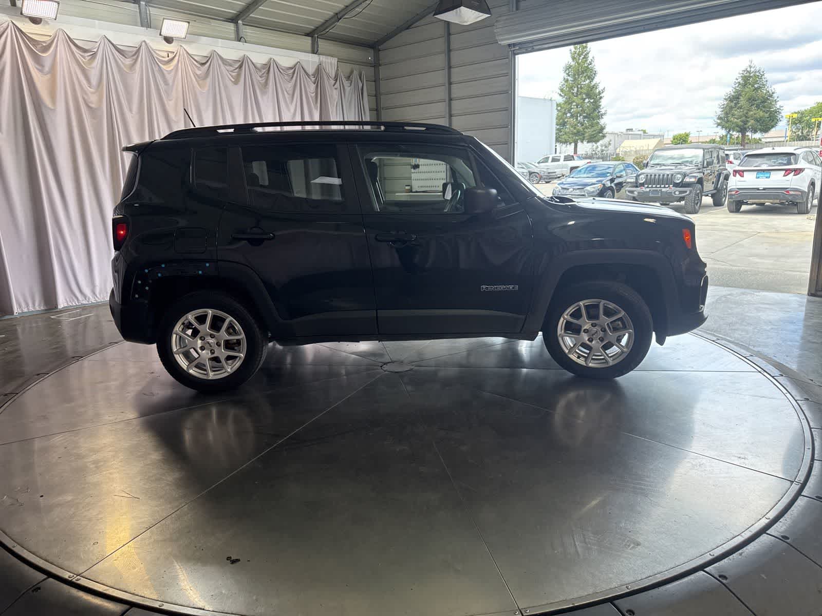 Thumbnail: 2022 Jeep Renegade - 2