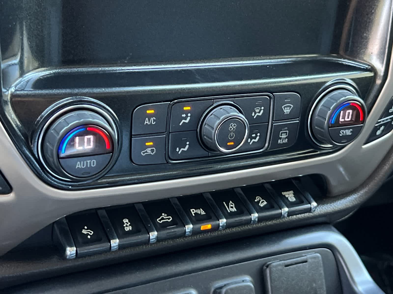 Thumbnail: 2019 GMC Sierra 2500 - 19