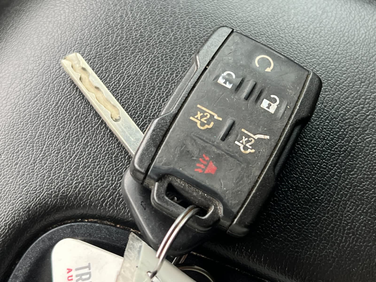 Thumbnail: 2017 Chevrolet Tahoe - 28