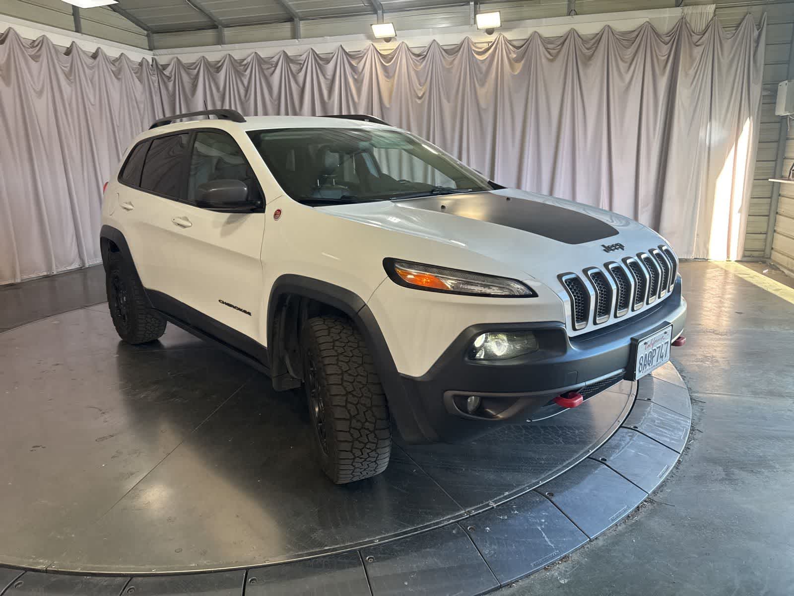 2017 Jeep Cherokee Trailhawk 4x4 photo 2