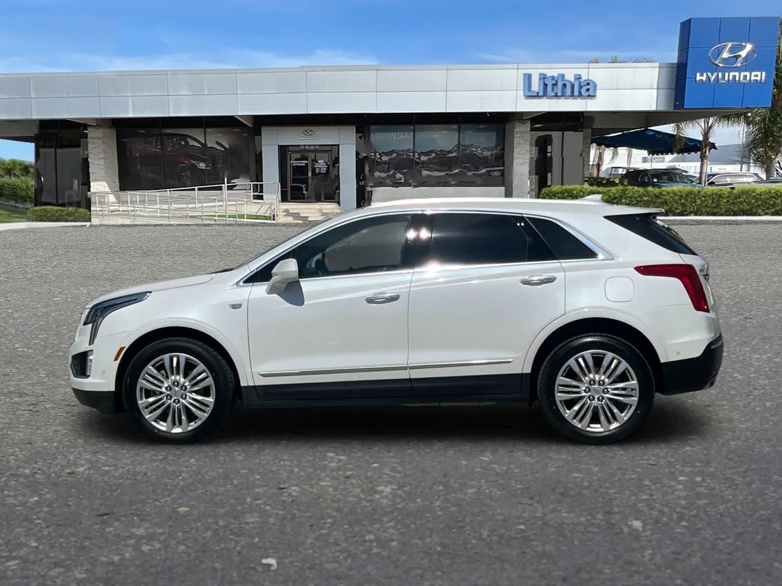 Thumbnail: 2017 Cadillac XT5 - 6