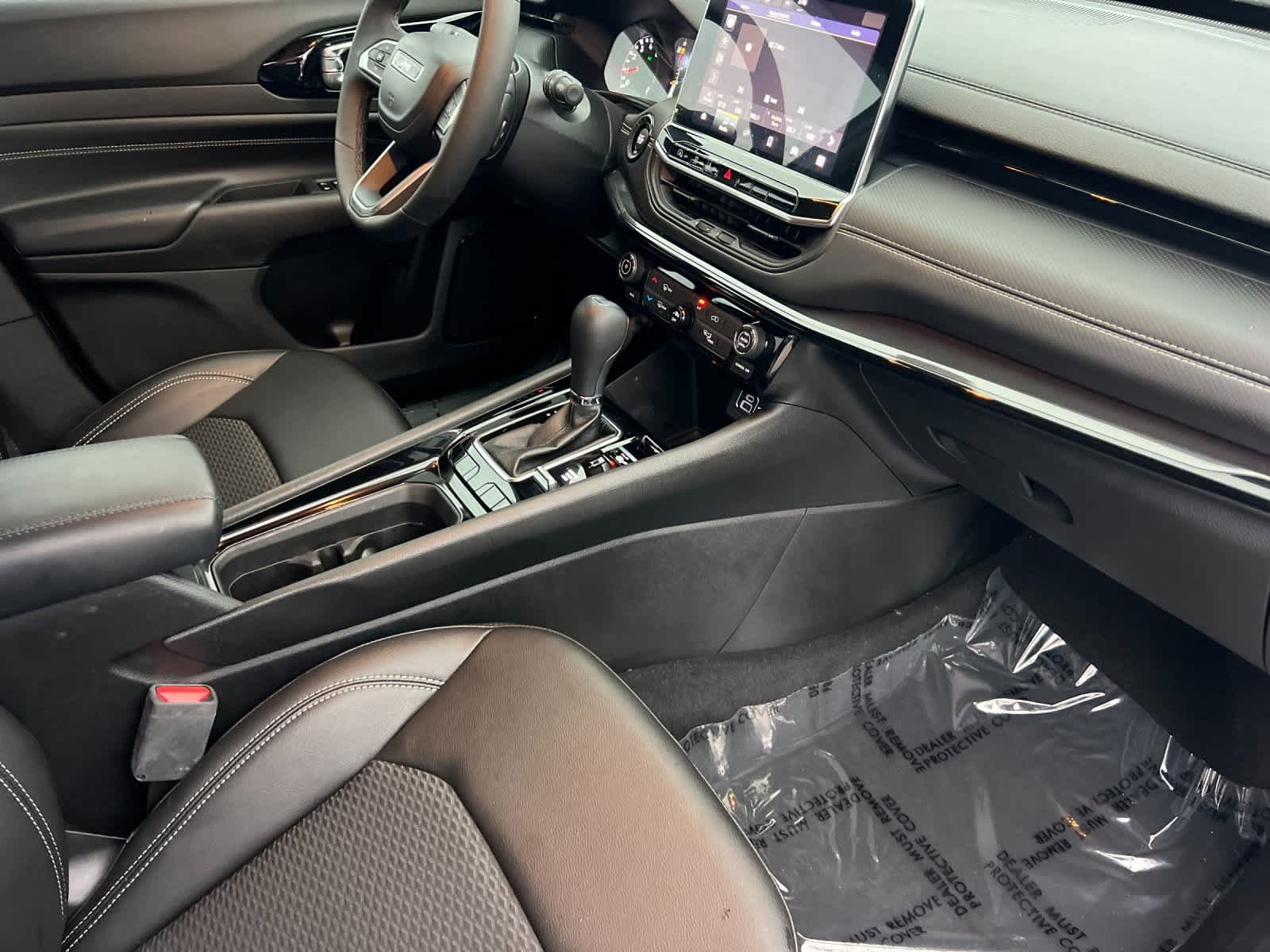 Thumbnail: 2023 Jeep Compass - 16