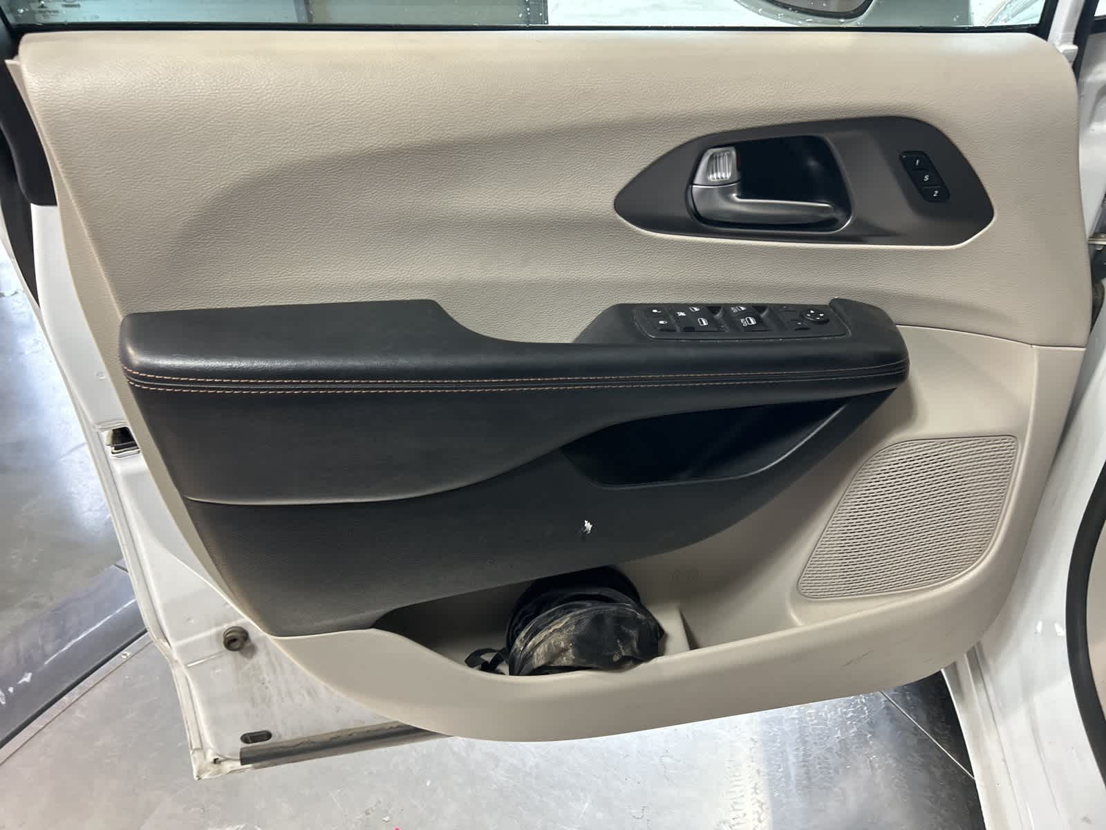 Thumbnail: 2020 Chrysler Pacifica - 21