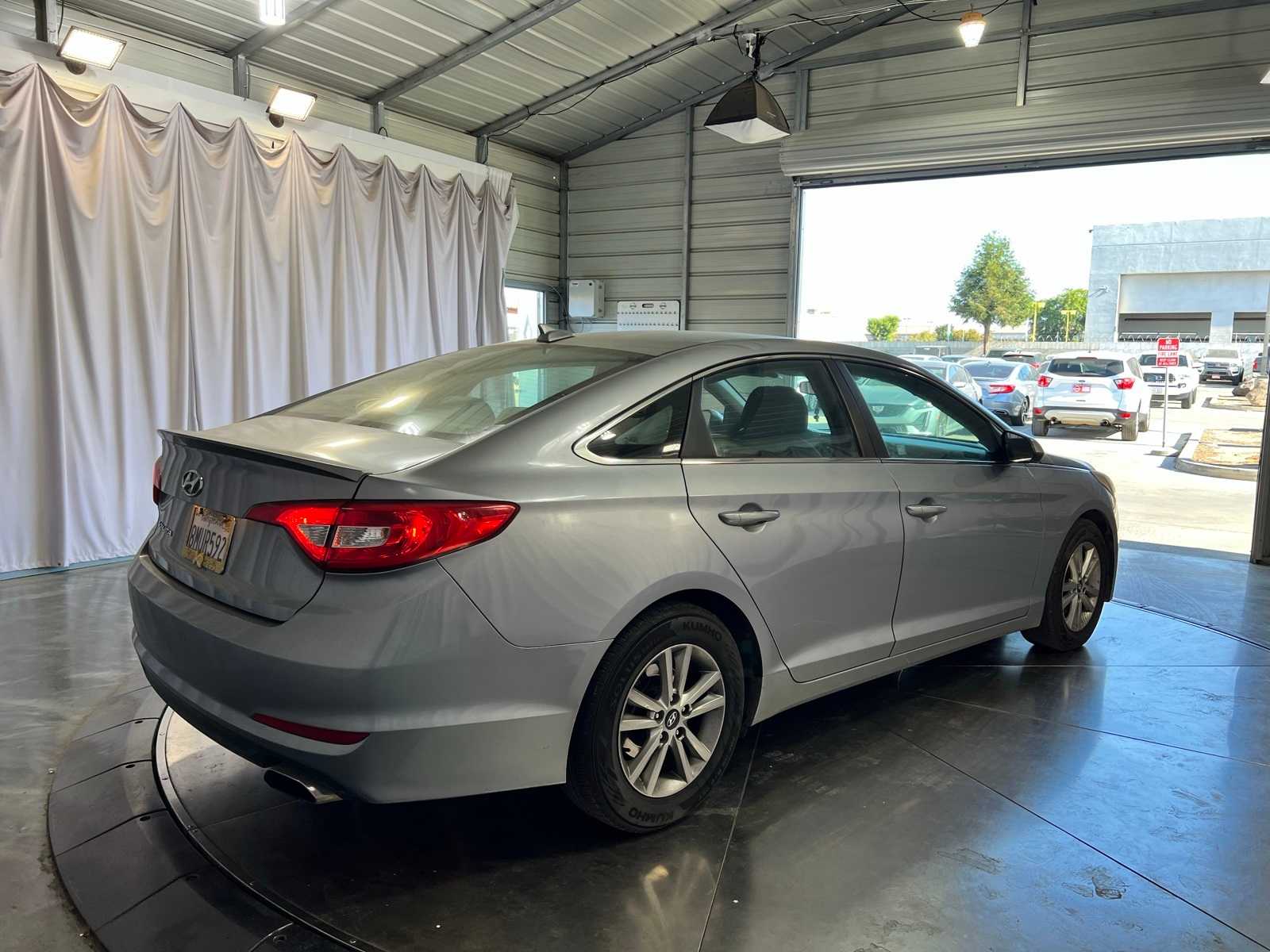 Thumbnail: 2017 Hyundai Sonata - 7