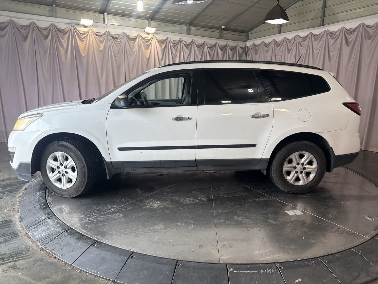 Thumbnail: 2017 Chevrolet Traverse - 7