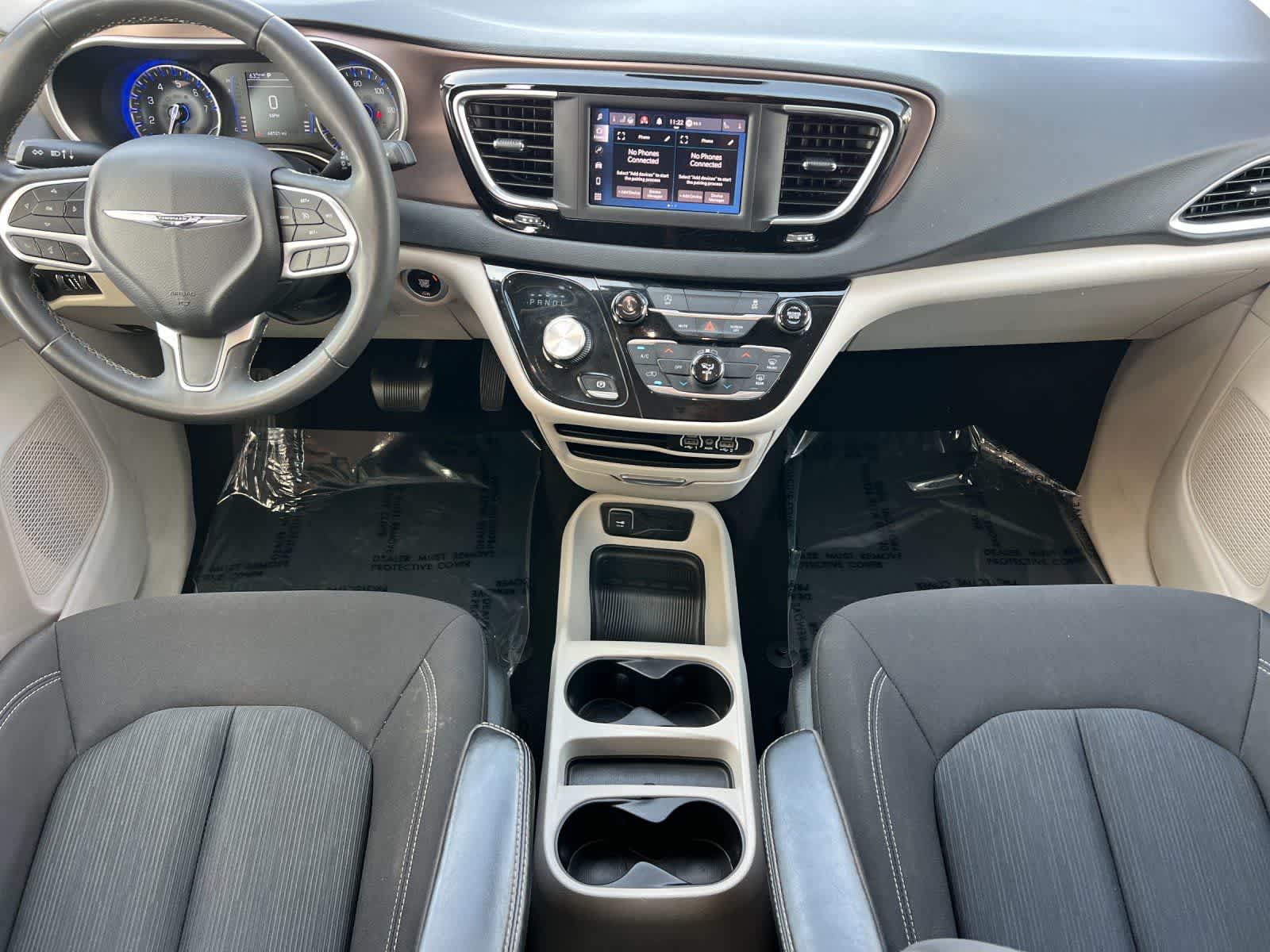 Thumbnail: 2023 Chrysler Voyager - 4