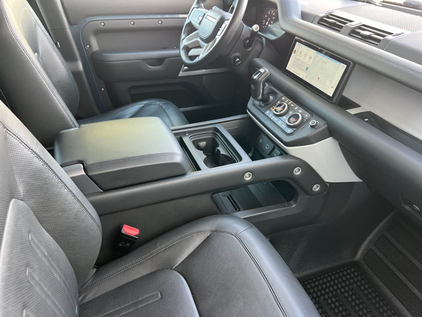 Thumbnail: 2020 Land Rover Defender - 18