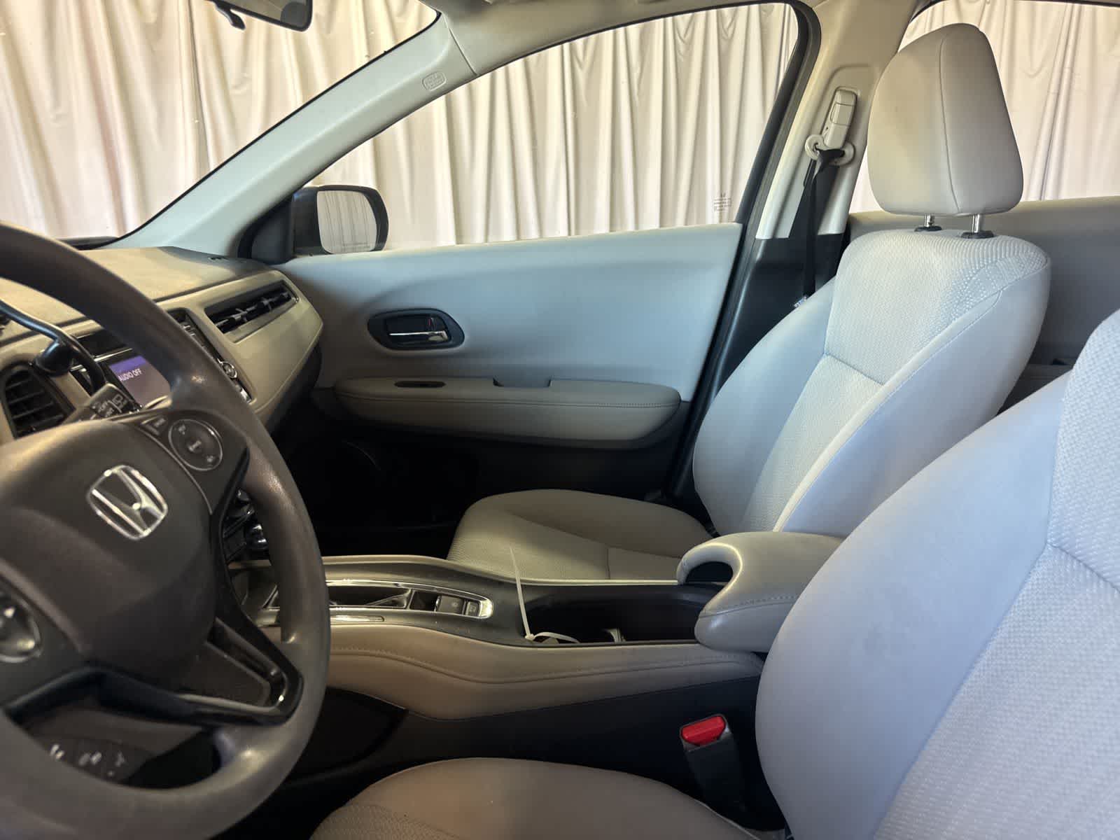 Thumbnail: 2016 Honda HR-V - 18
