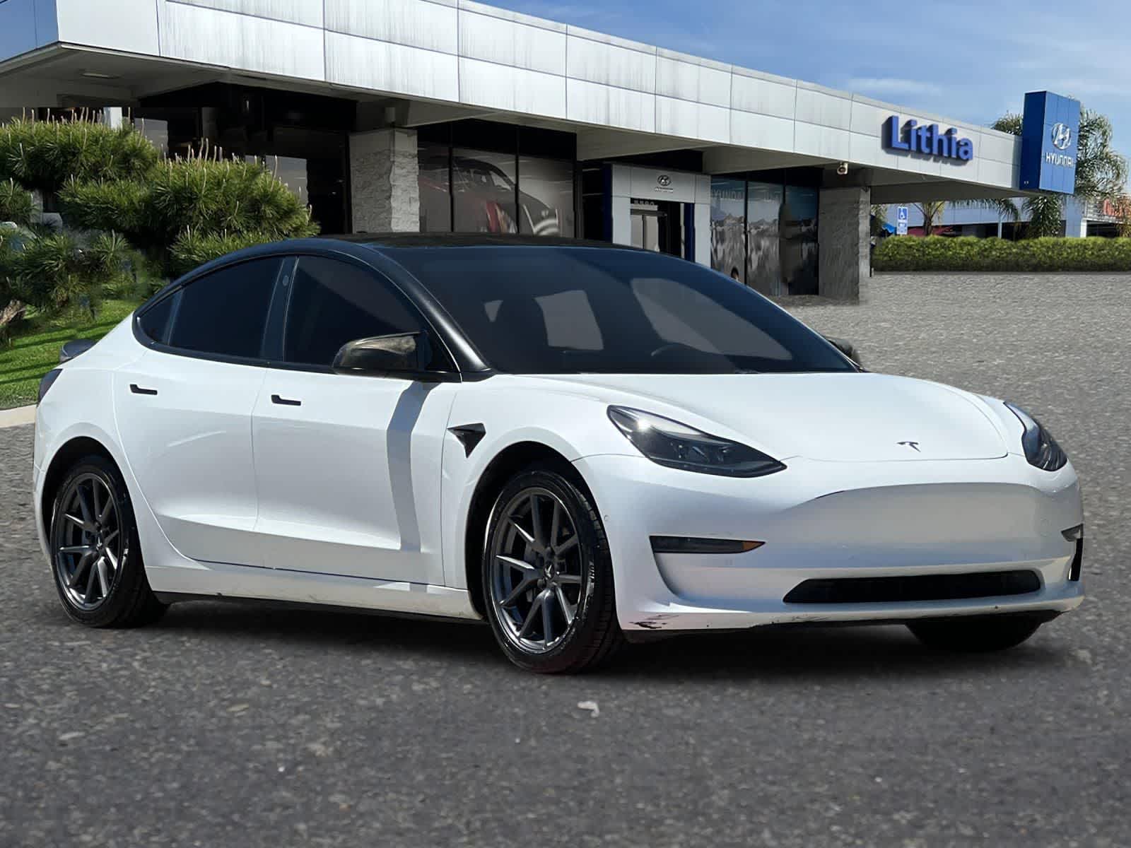 Thumbnail: 2021 Tesla Model 3 - 10