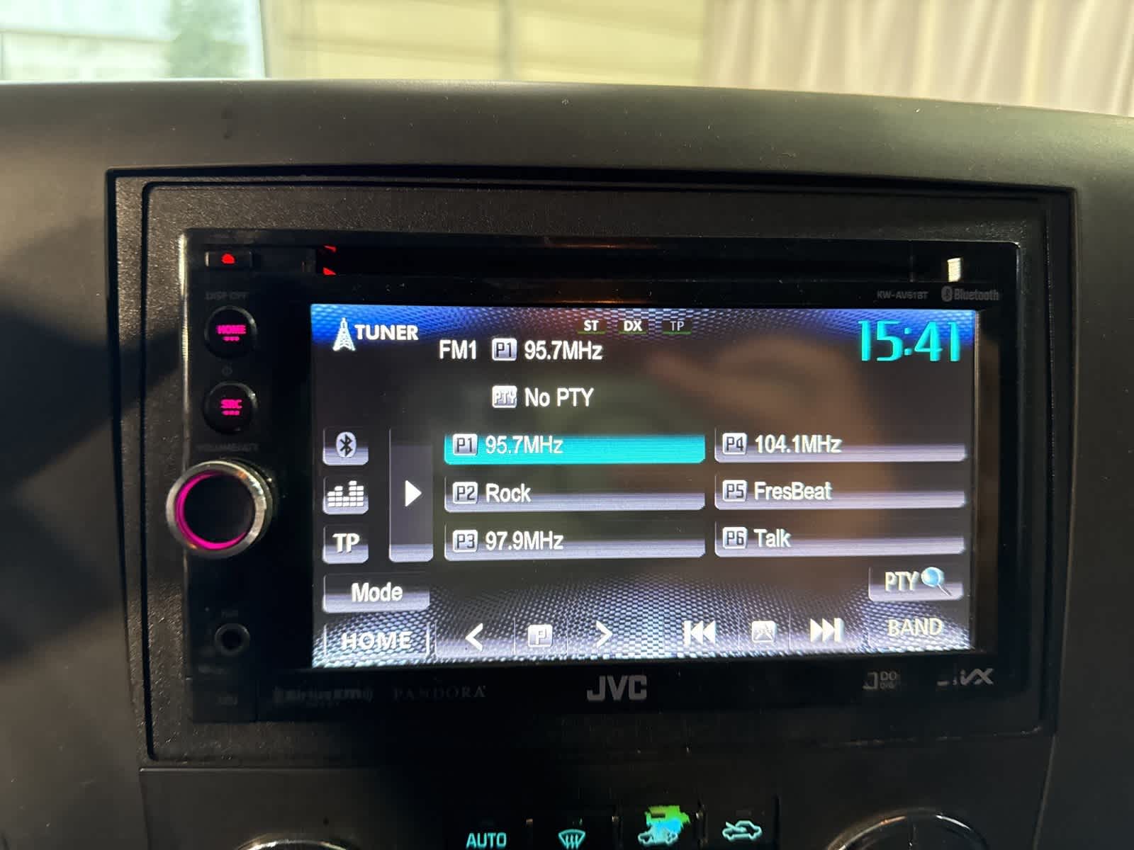 Thumbnail: 2013 Chevrolet Silverado 1500 - 23