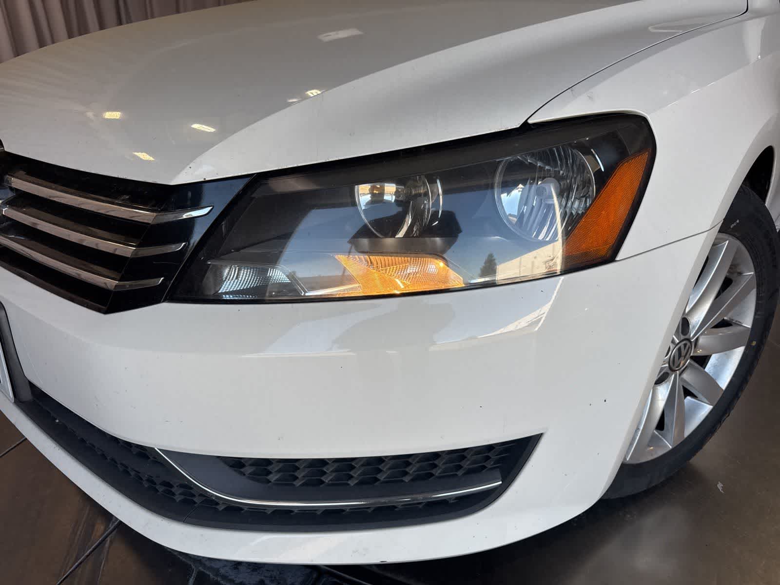 Thumbnail: 2012 Volkswagen Passat - 9
