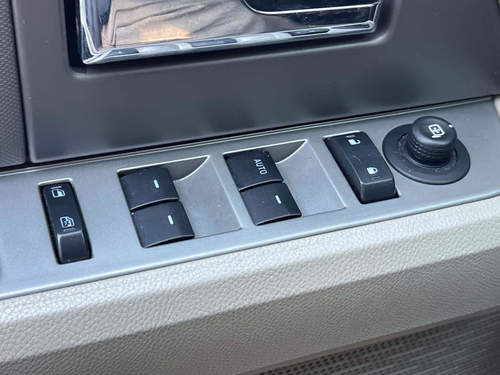 Thumbnail: 2011 Ford Expedition - 14