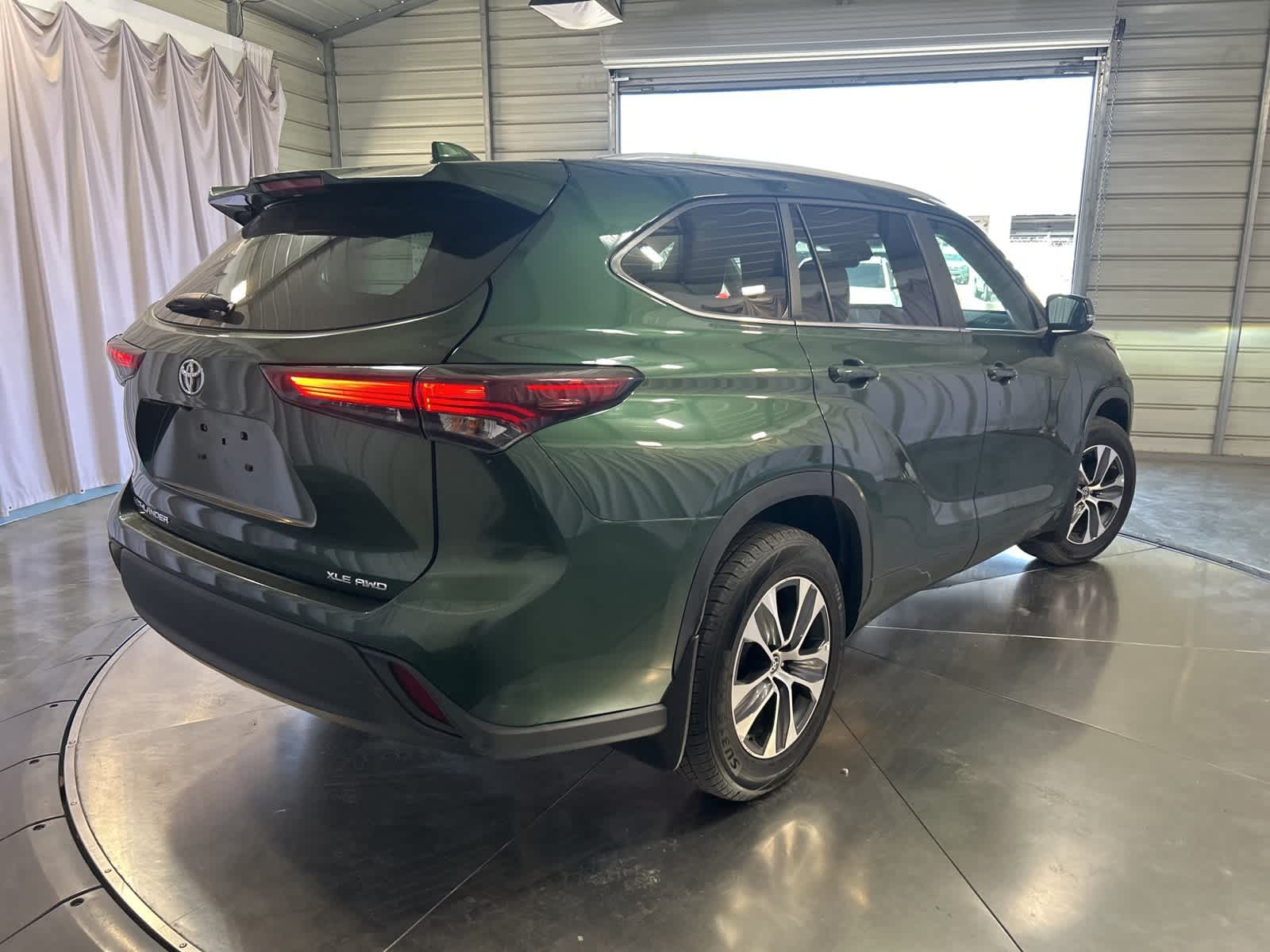 2024 Toyota Highlander XLE 8