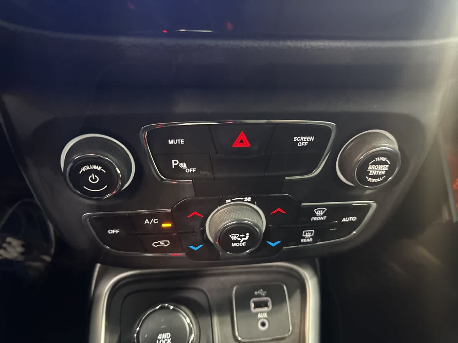 Thumbnail: 2019 Jeep Compass - 24