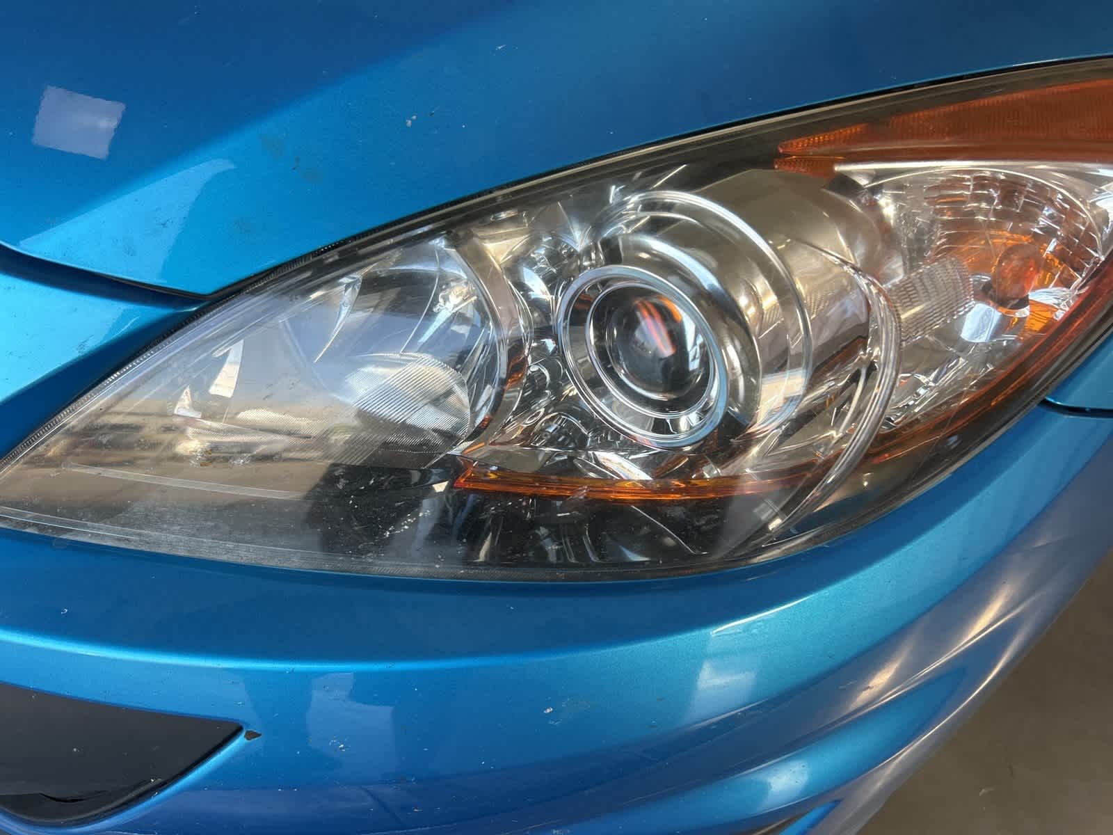 2010 Mazda Mazda3 Hatchback photo 2