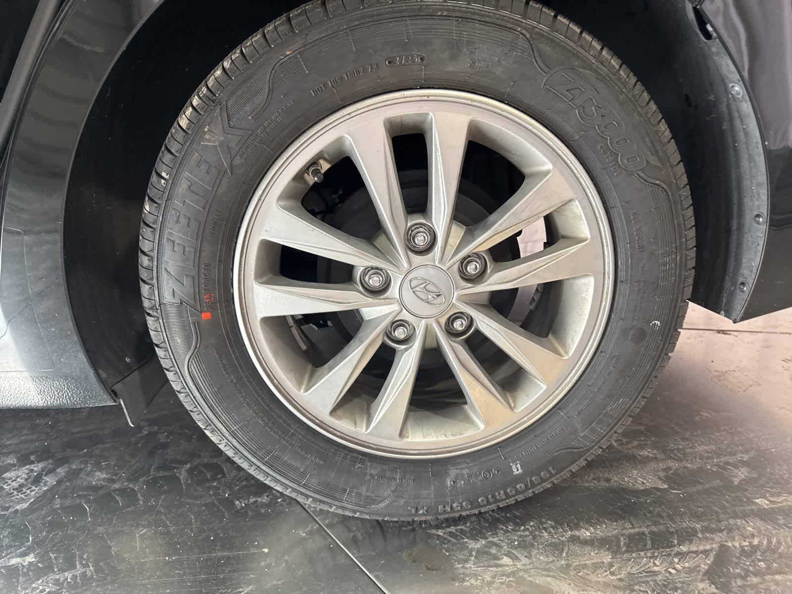 Thumbnail: 2020 Hyundai Elantra - 12