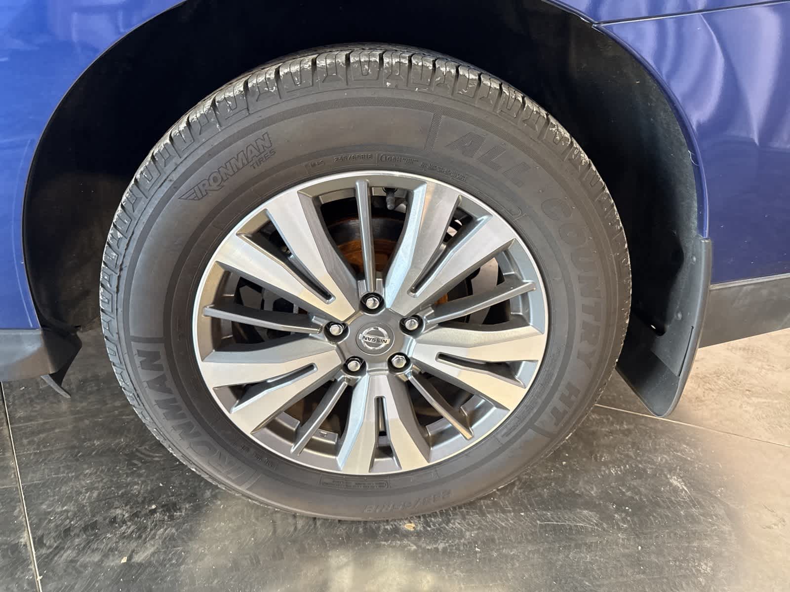 Thumbnail: 2020 Nissan Pathfinder - 13