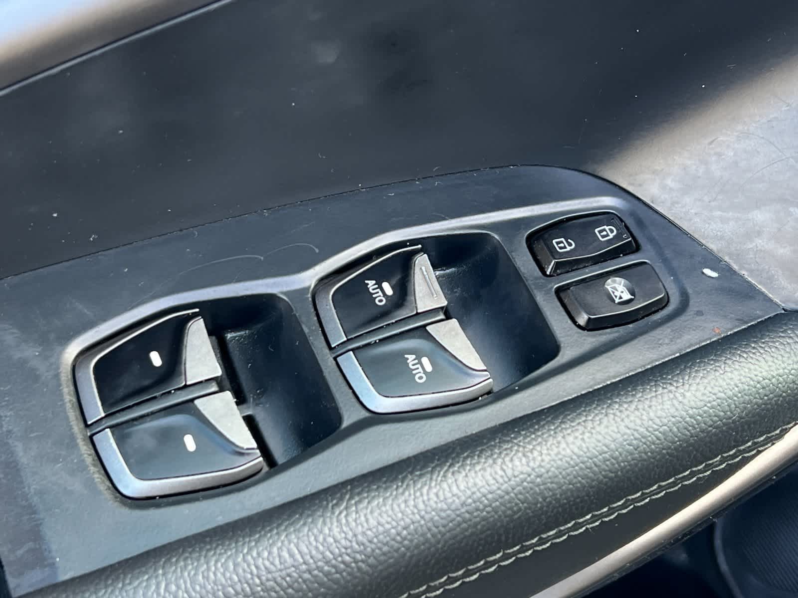 Thumbnail: 2019 Hyundai Santa Fe - 14