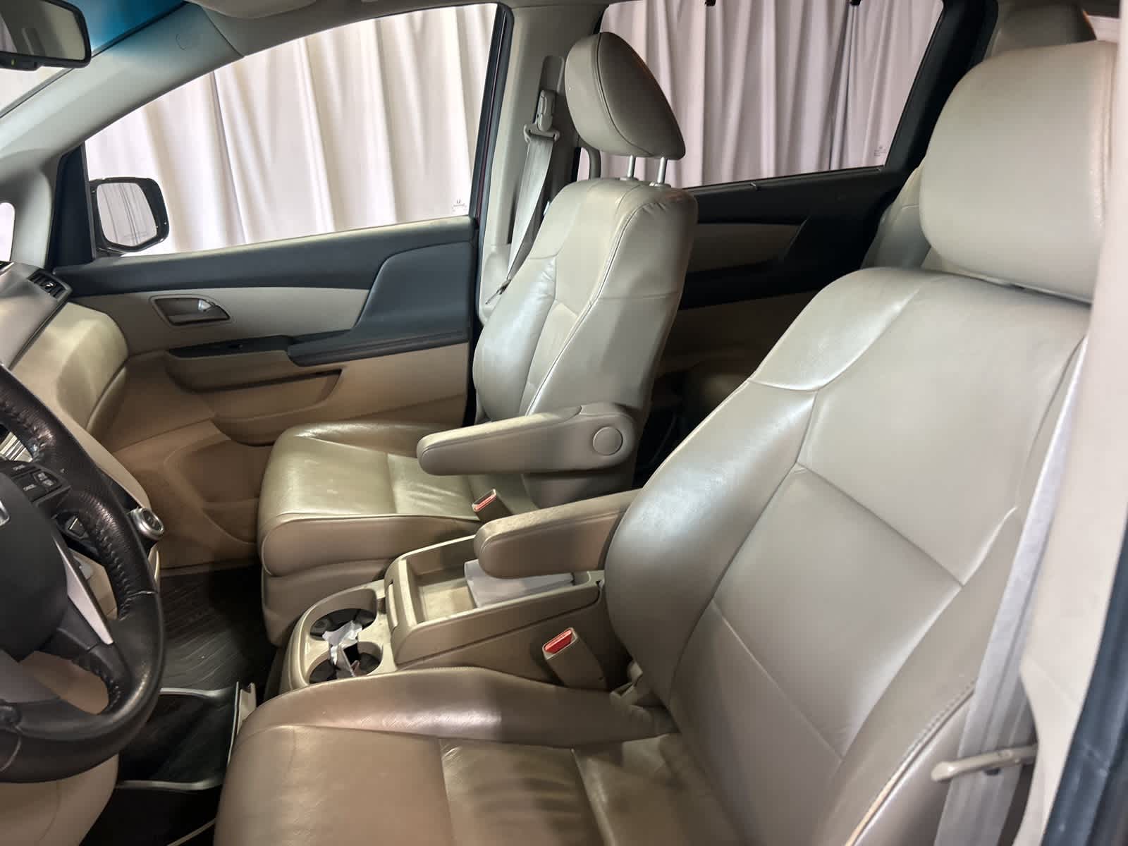 Thumbnail: 2012 Honda Odyssey - 24