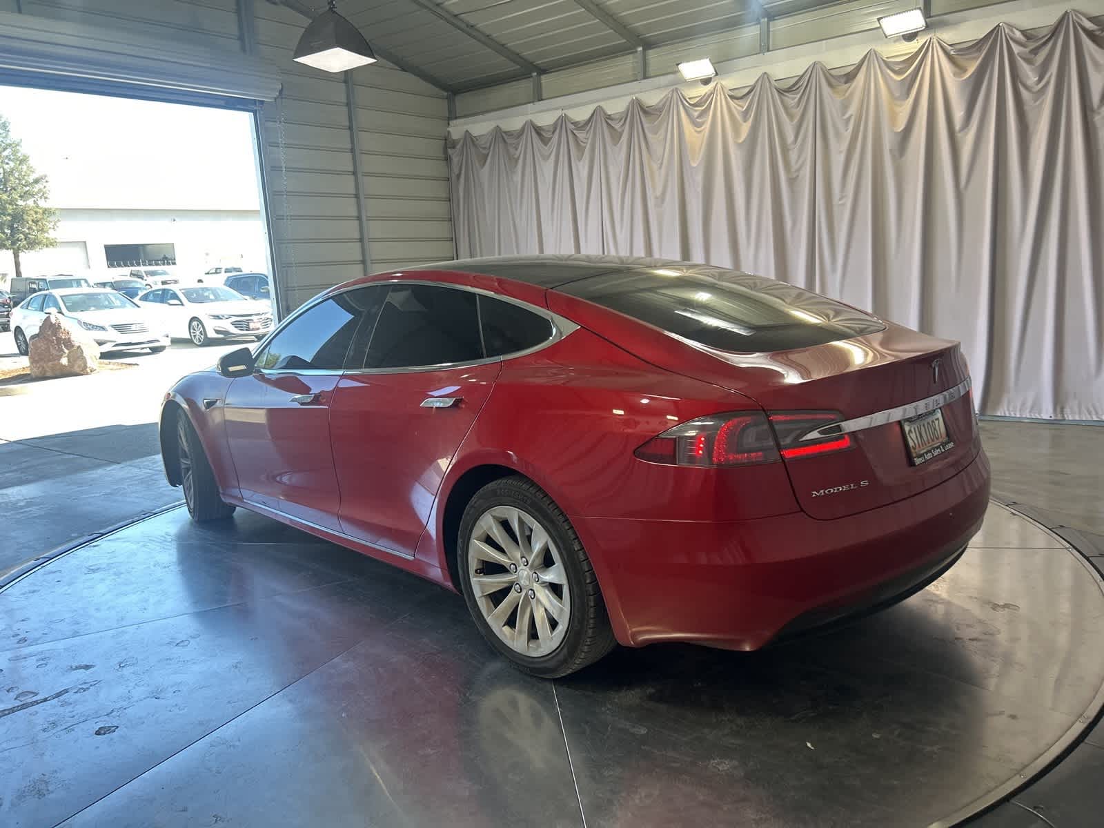 Thumbnail: 2018 Tesla Model S - 14